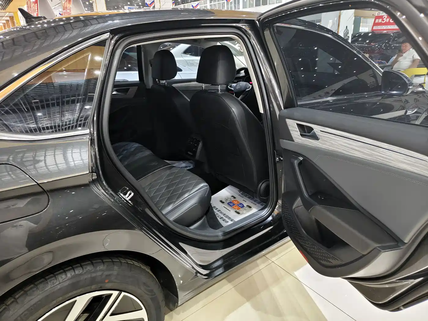 Volkswagen Sagitar 2023 300TSI DSG Surpassing Edition фото 12
