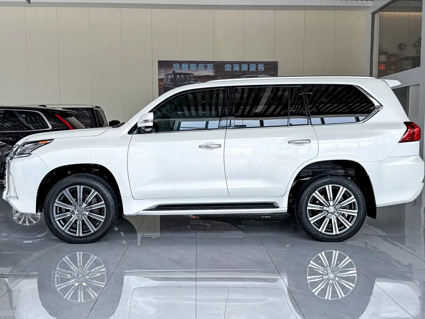 Lexus LX 2016 570 Luxury Premium Edition фото 5