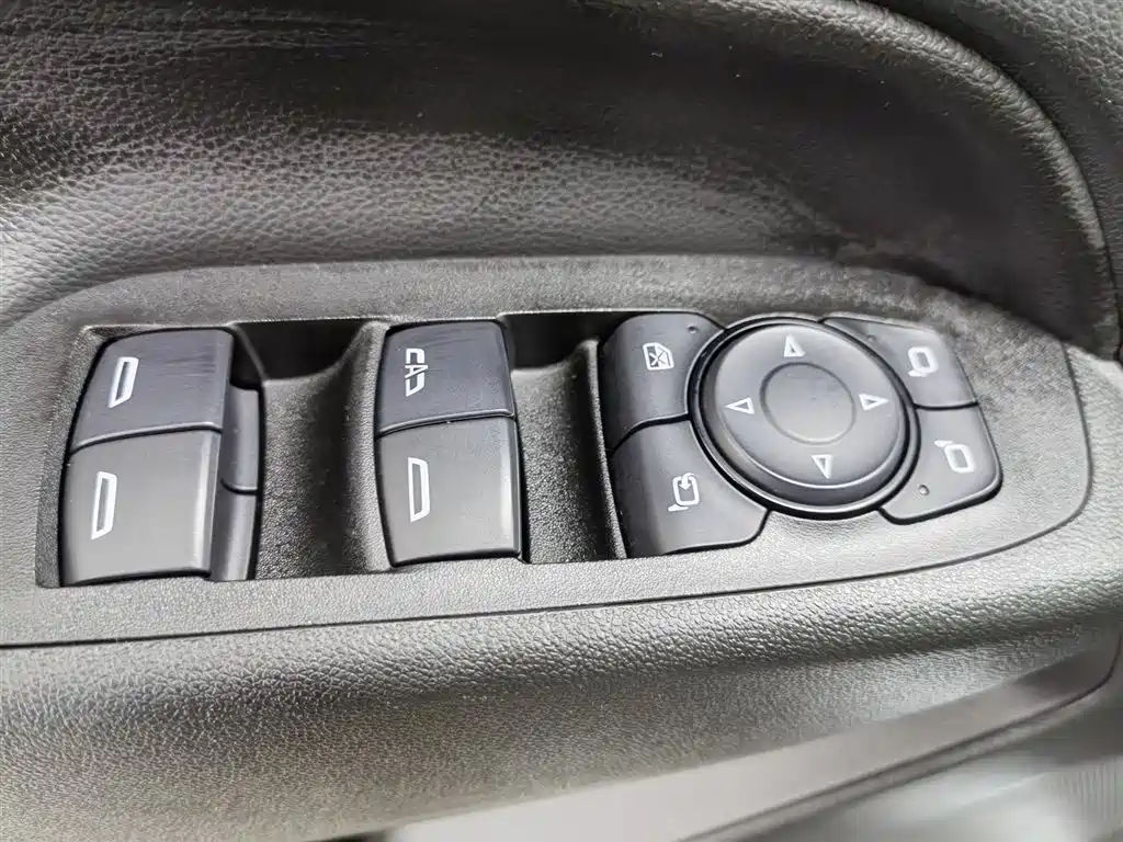 Chevrolet Equinox 2019 535T Auto Galloping Edition China V фото 9