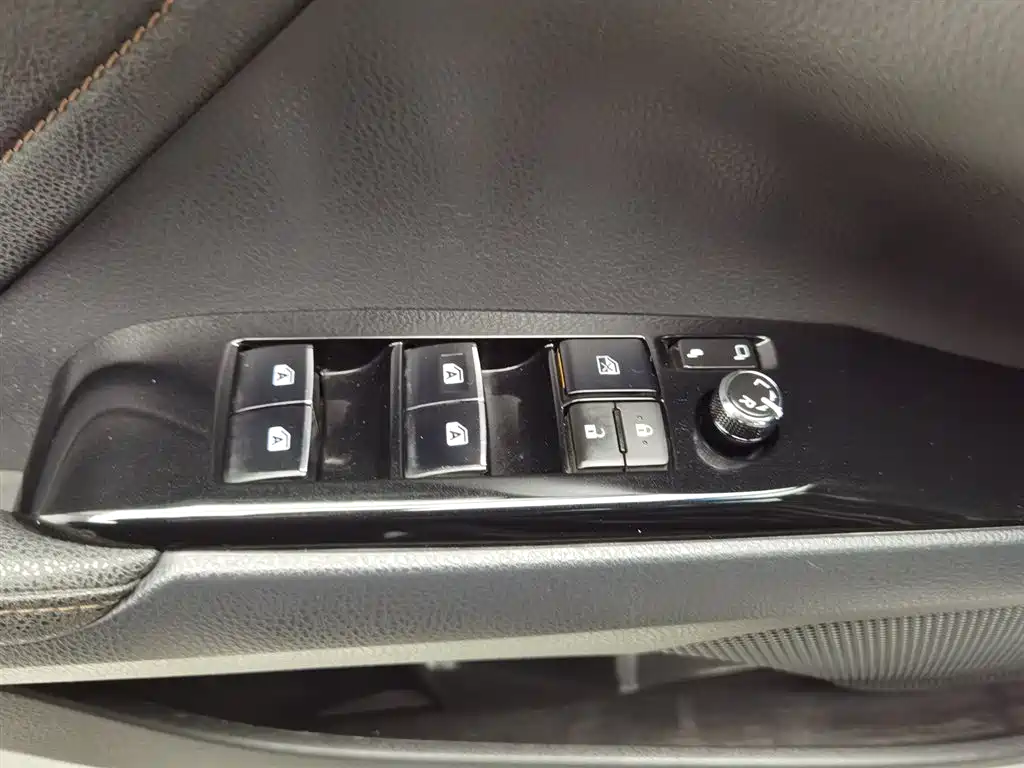 Toyota Camry 2019 Facelift 2.0G Luxury Edition фото 9