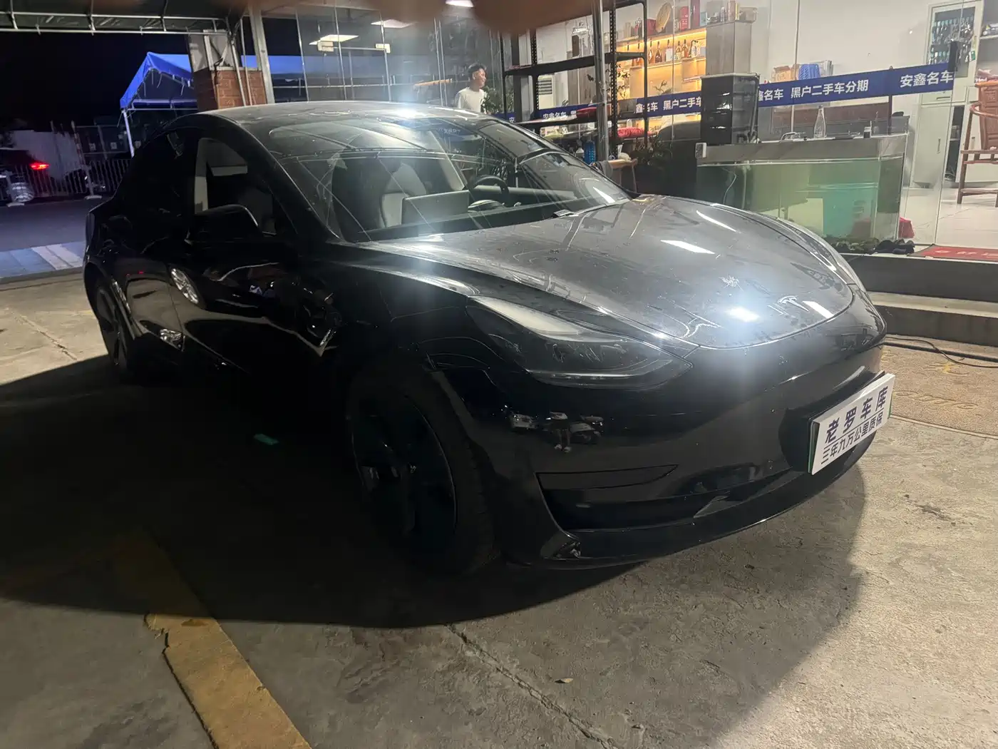 Фото 3 - Tesla Model 3