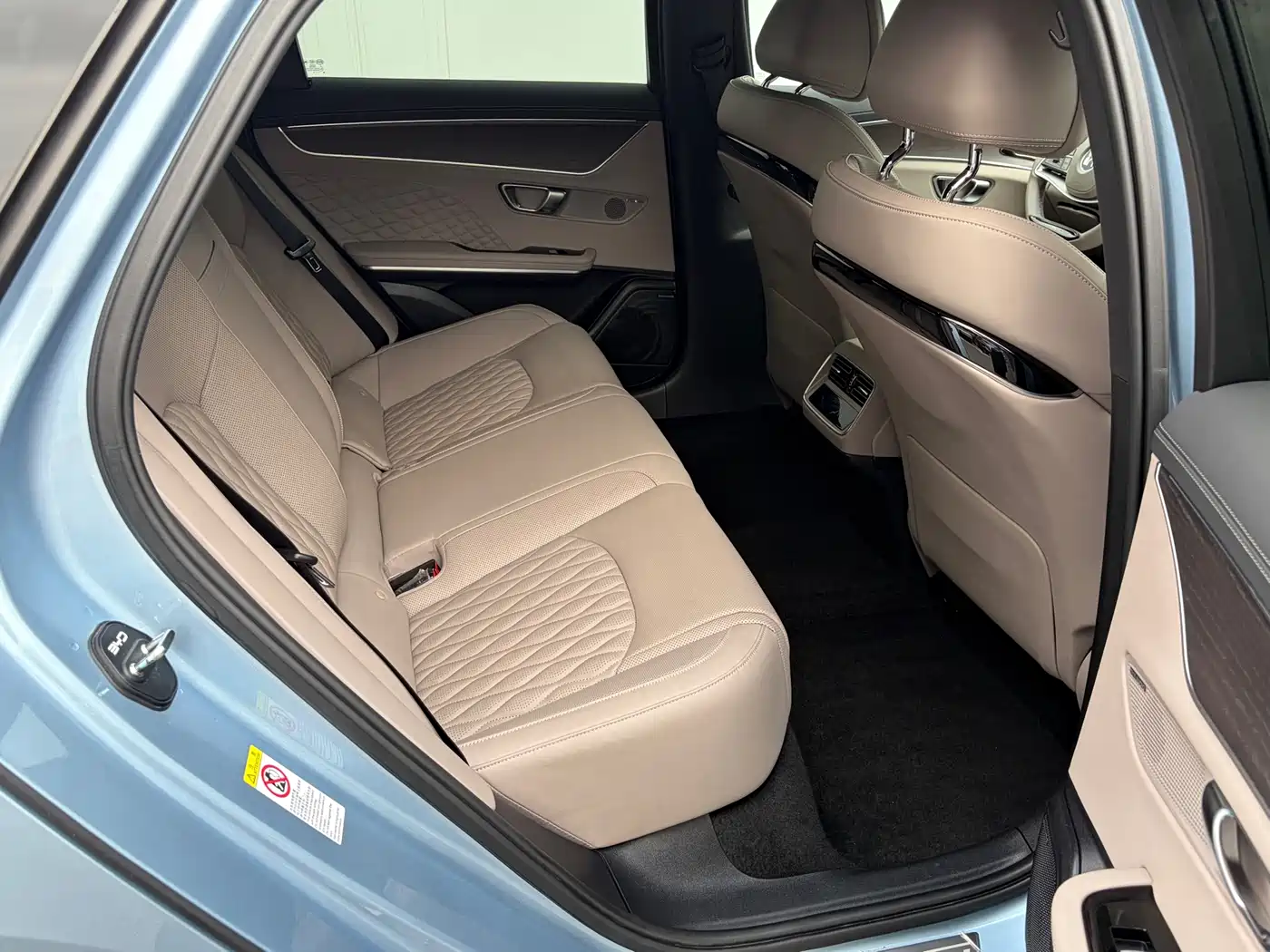 BYD Han 2024 Model DM-i Glory Edition 121KM Premium Type фото 17