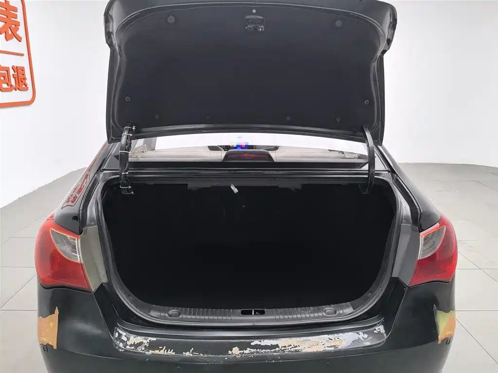 Hyundai Elantra 2011 1.6L Manual Comfort фото 16