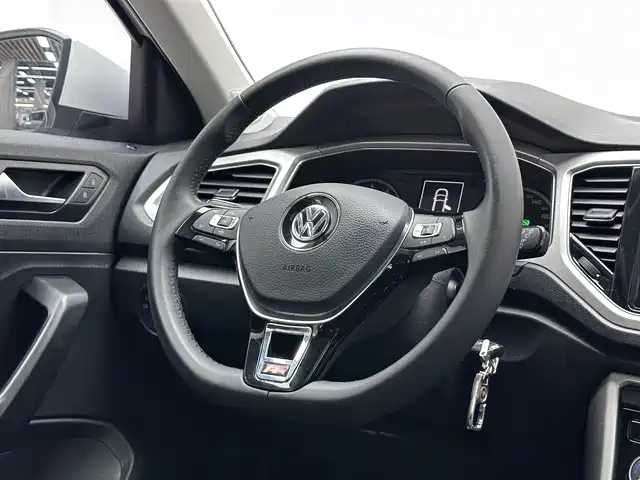 VOLKSWAGEN T ROC EXPLORING SONGS