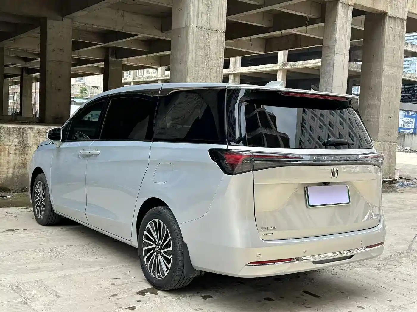 Buick GL8 New Energy 2025 Landprestige First Edition 7-Seater фото 7