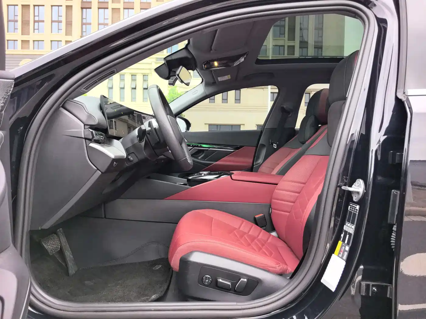 BMW i5 2024 eDrive 35L Premium Model M Sport Package фото 5
