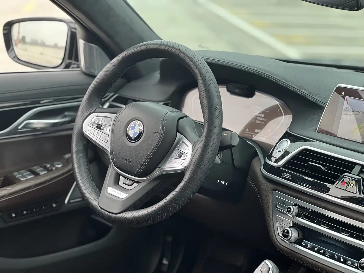 BMW 7 Series 2022 740Li xDrive Executive Luxury Package фото 9