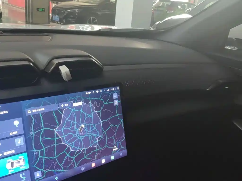 Shijie 06 2025 2025 520km