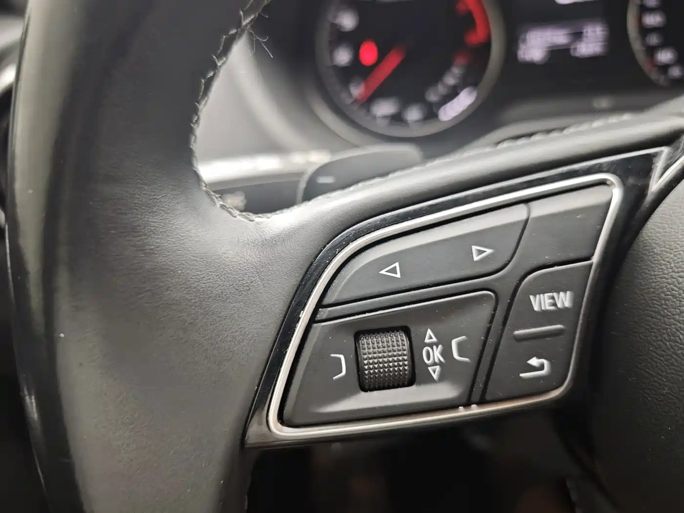 Audi Q2L 2024 2023 35TFSI Luxury Sport