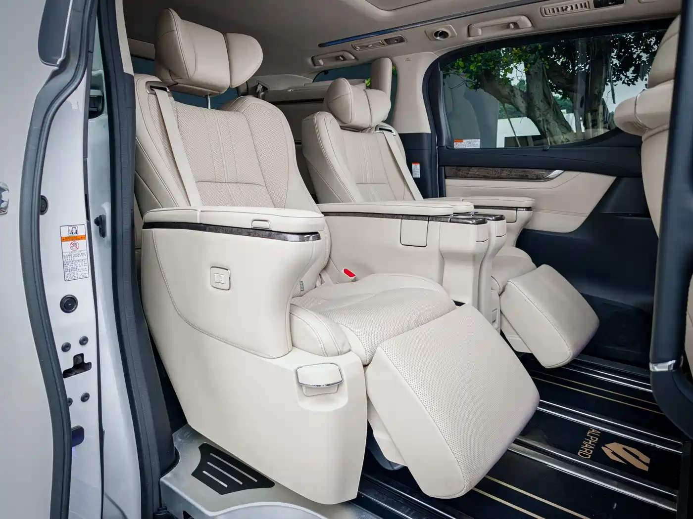 Toyota Alphard 2018 Facelift 3.5L Premium Edition фото 11