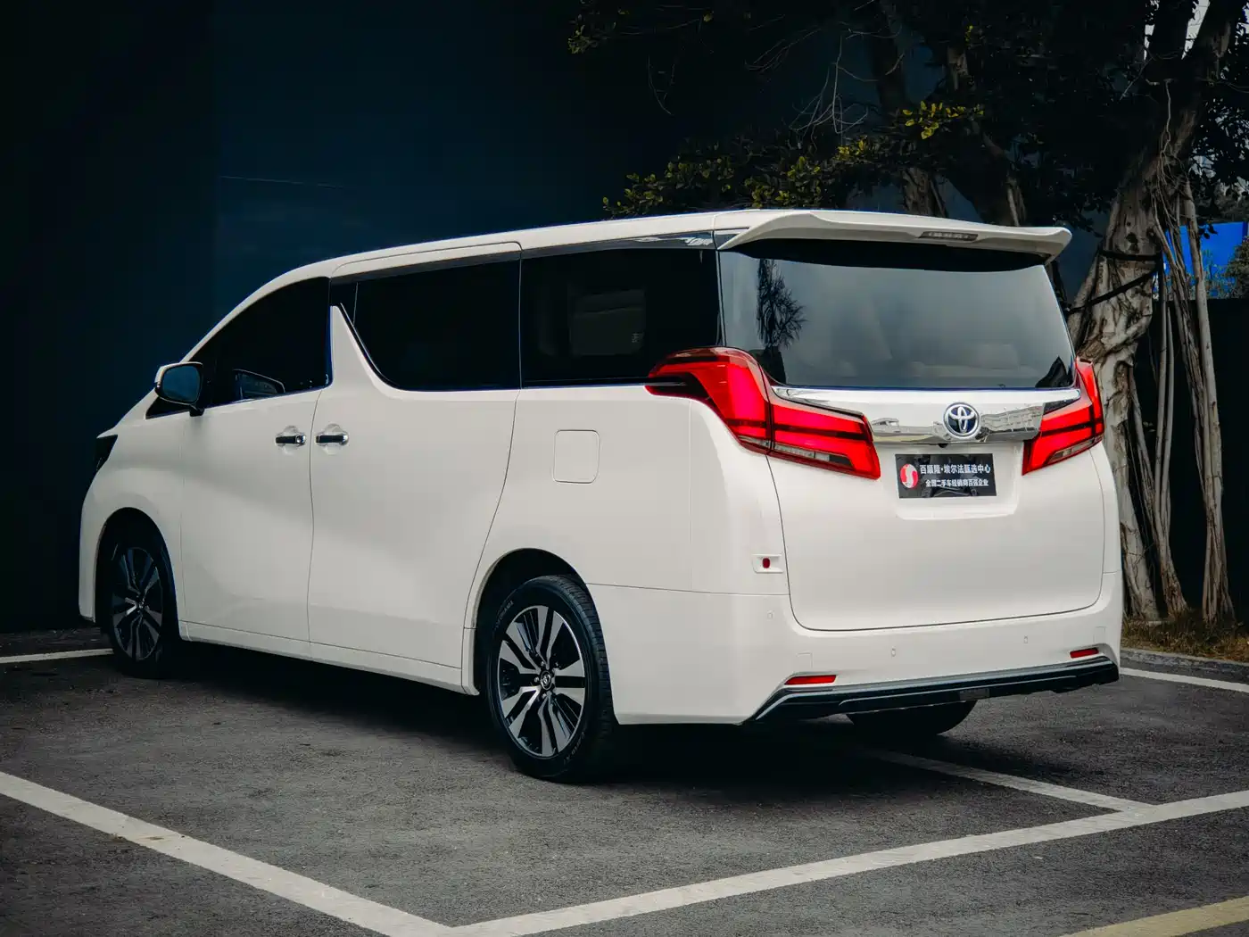 Toyota Alphard 2018 Facelift 3.5L Premium Edition фото 6