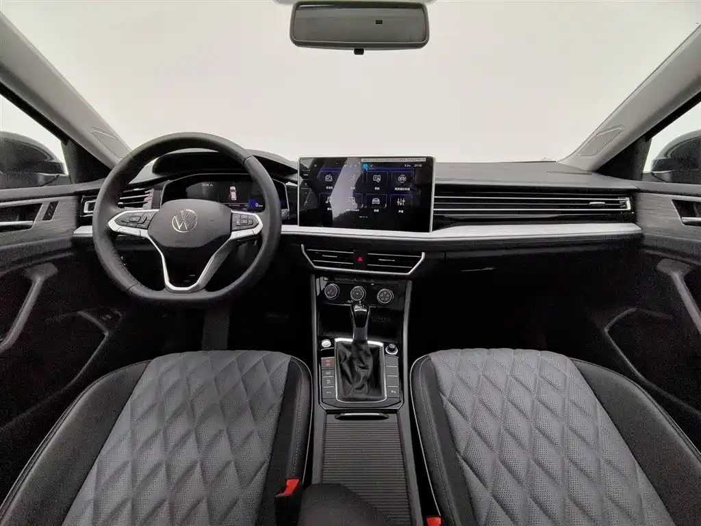 Volkswagen Sagitar 2025 Model Year 3rd Facelift 300TSI DSG Surpassing Edition фото 5