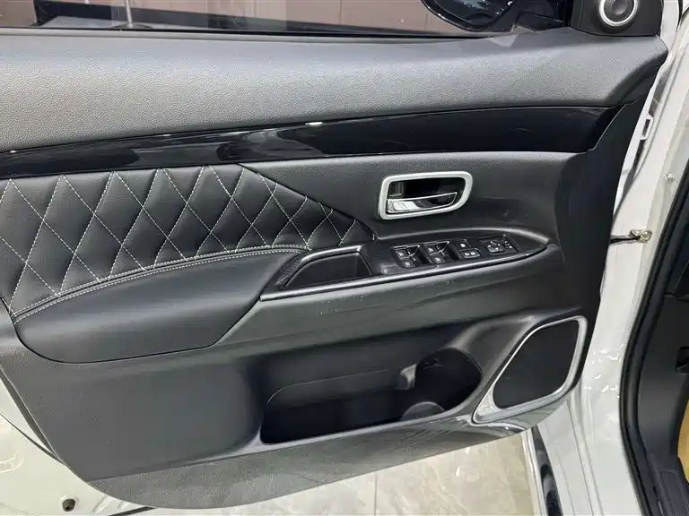 Mitsubishi Outlander 2021 2.0L 2WD Smooth Ride Version 5-Seater 11