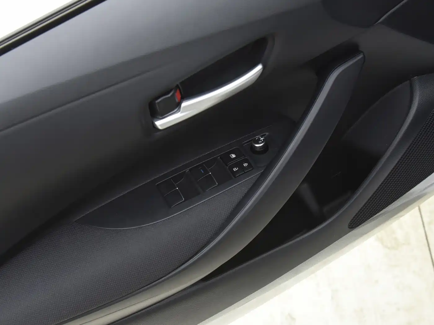Toyota Levin 2024 185T CVT Luxury Edition фото 10