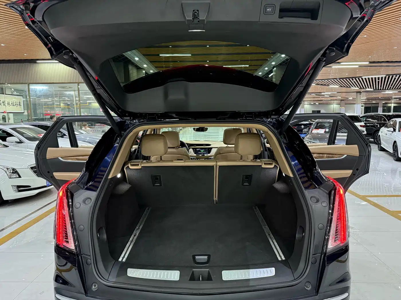 Фото 16 - Cadillac XT5