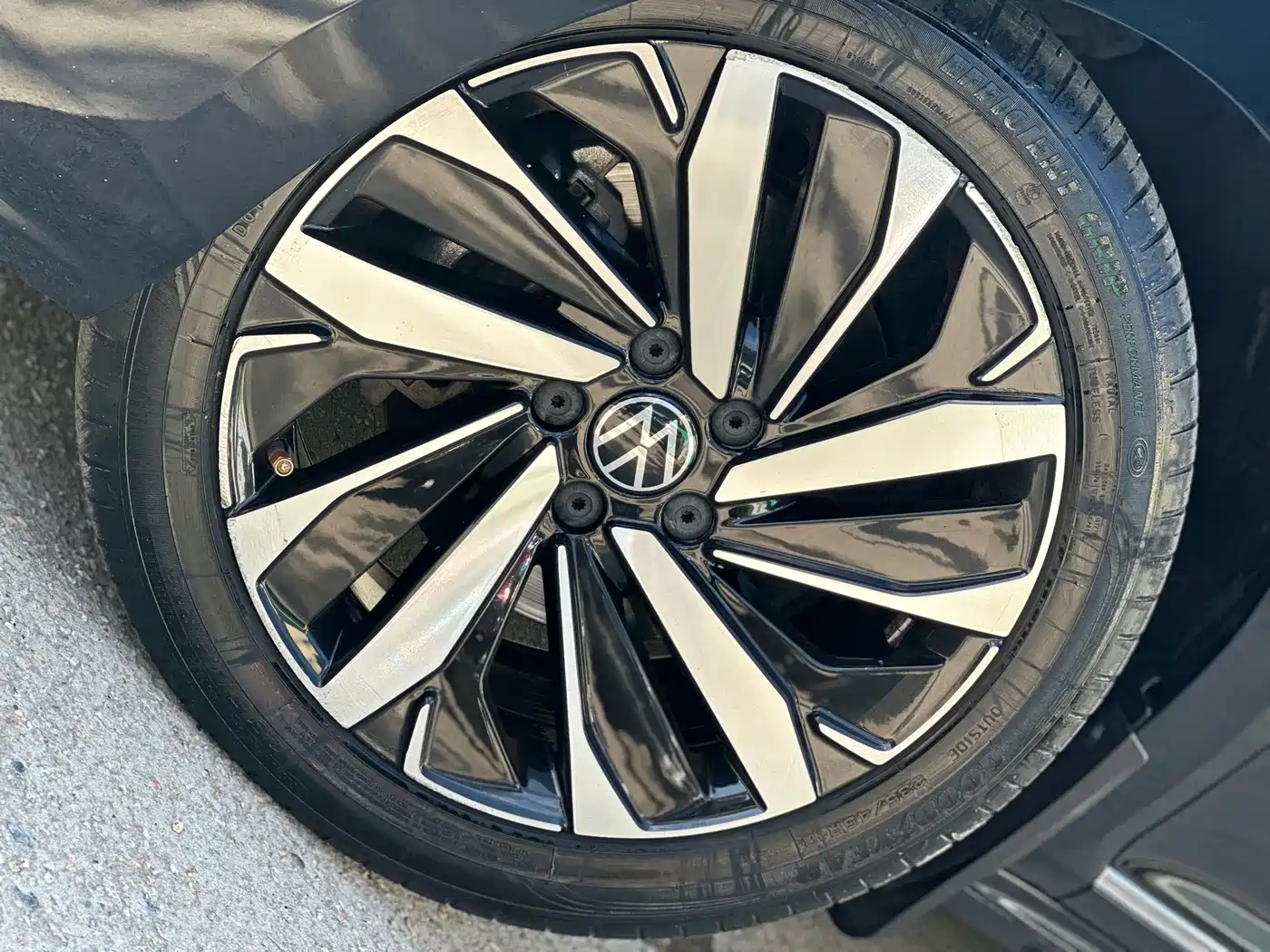 Фото 18 - Volkswagen Passat