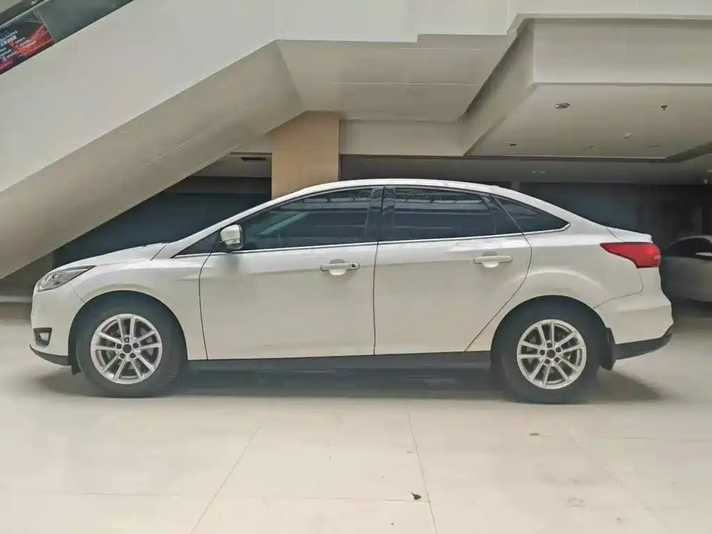Photo 4 - Ford Focus