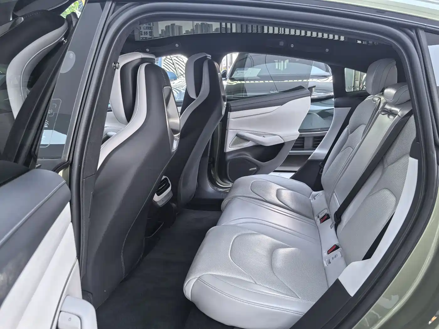 Xiaomi Auto Xiaomi SU7 2024 AWD Extended Range Advanced Smart Driving Max Edition фото 8