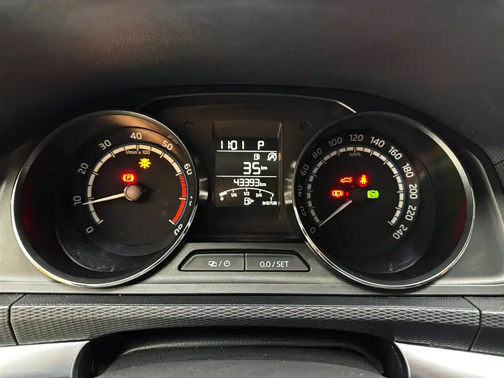 Škoda Kamiq 2022 1.5L Automatic Comfort Edition фото 12