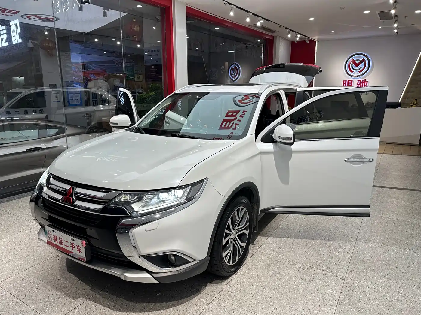 Mitsubishi Outlander 2016 2.4L 4WD Elite Edition 5-seater фото 28