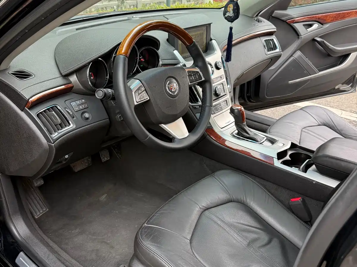 Cadillac CTS (Import) 2010 Model 3.0 Luxury Sport Edition фото 7