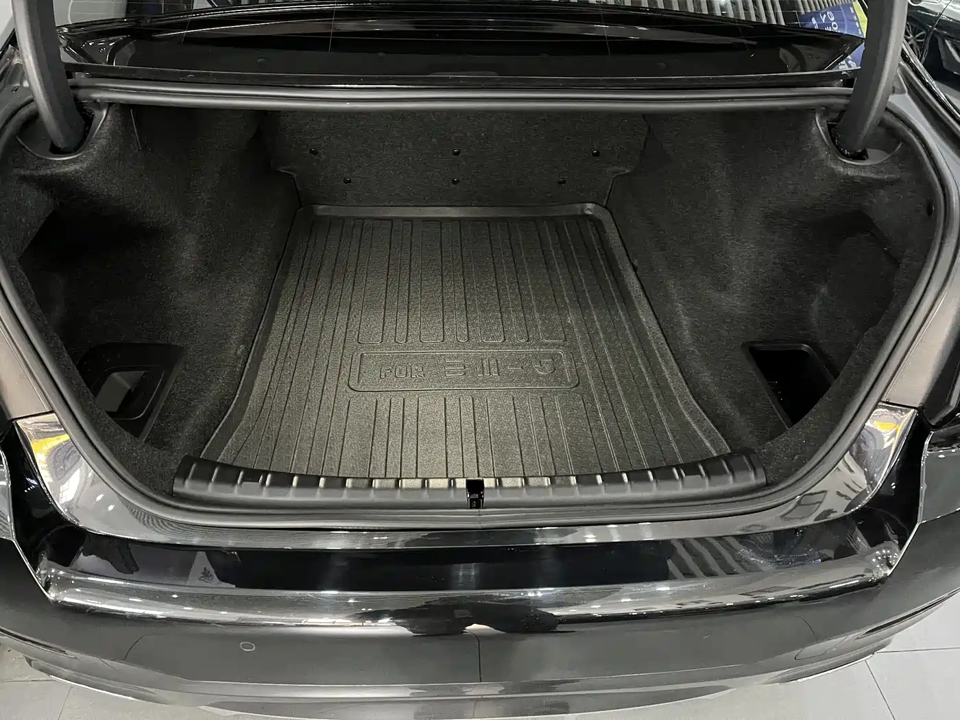 BMW 5 Series 2022 Model Second Facelift 530Li Leading M Sport Package фото 14