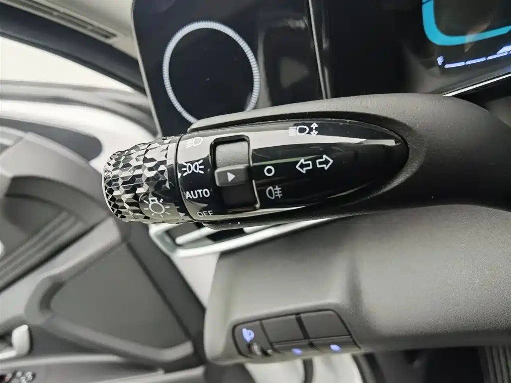 Hyundai Elantra 2023 1.5L CVT GLX Elite Edition фото 21