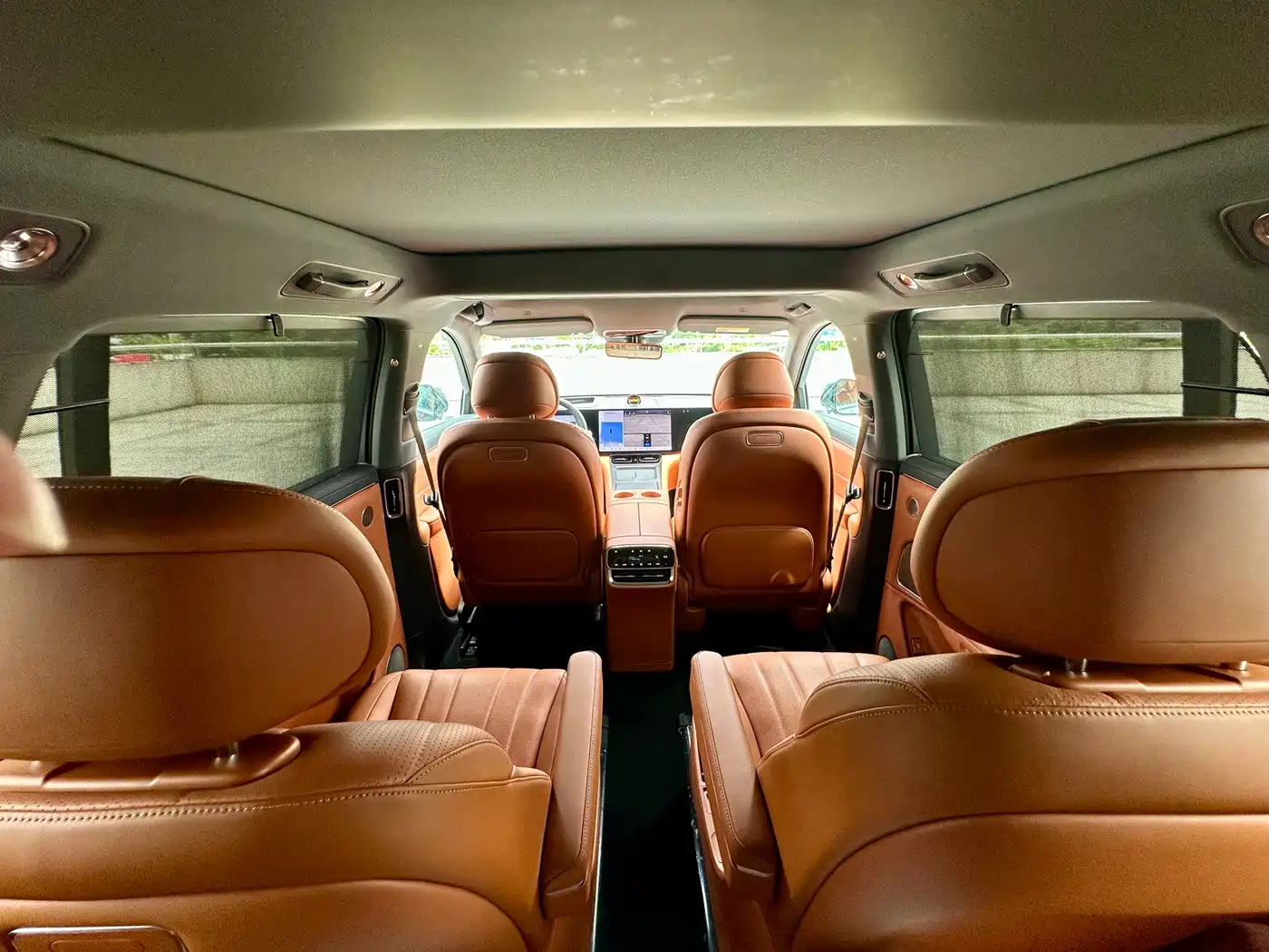 AITO Wenjie AITO M8 2025 Extended Range Ultra 53.4kWh 6-Seater фото 9