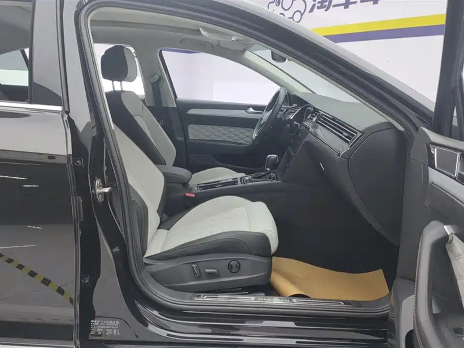 Volkswagen Magotan 2025 Popular Edition 330TSI DSG Luxury фото 8