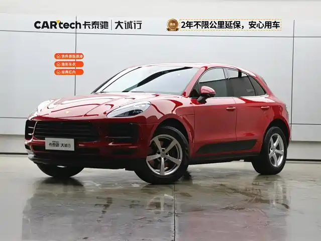 PORSCHE MACAN
