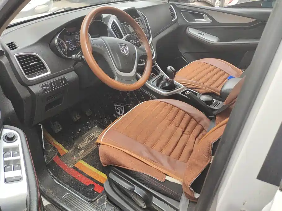 Baojun 560 2015 2015 1.8L Manual Comfort