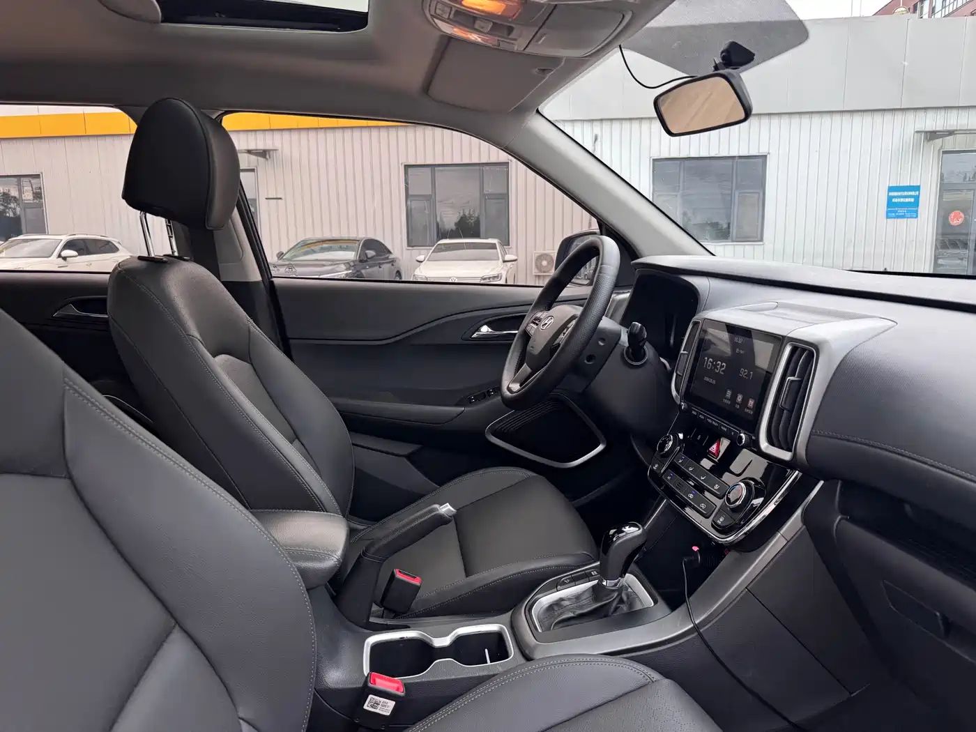 Hyundai Beijing Hyundai ix35 2018 2.0L Automatic 2WD Zhiyong·Enjoyment Edition фото 22