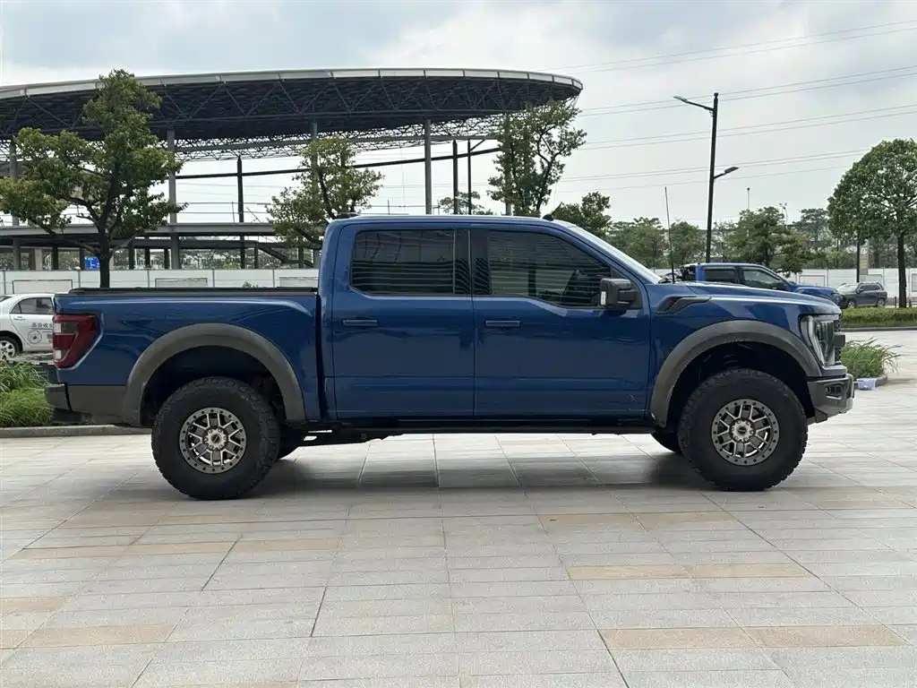 FORD F-150 RAPTOR
