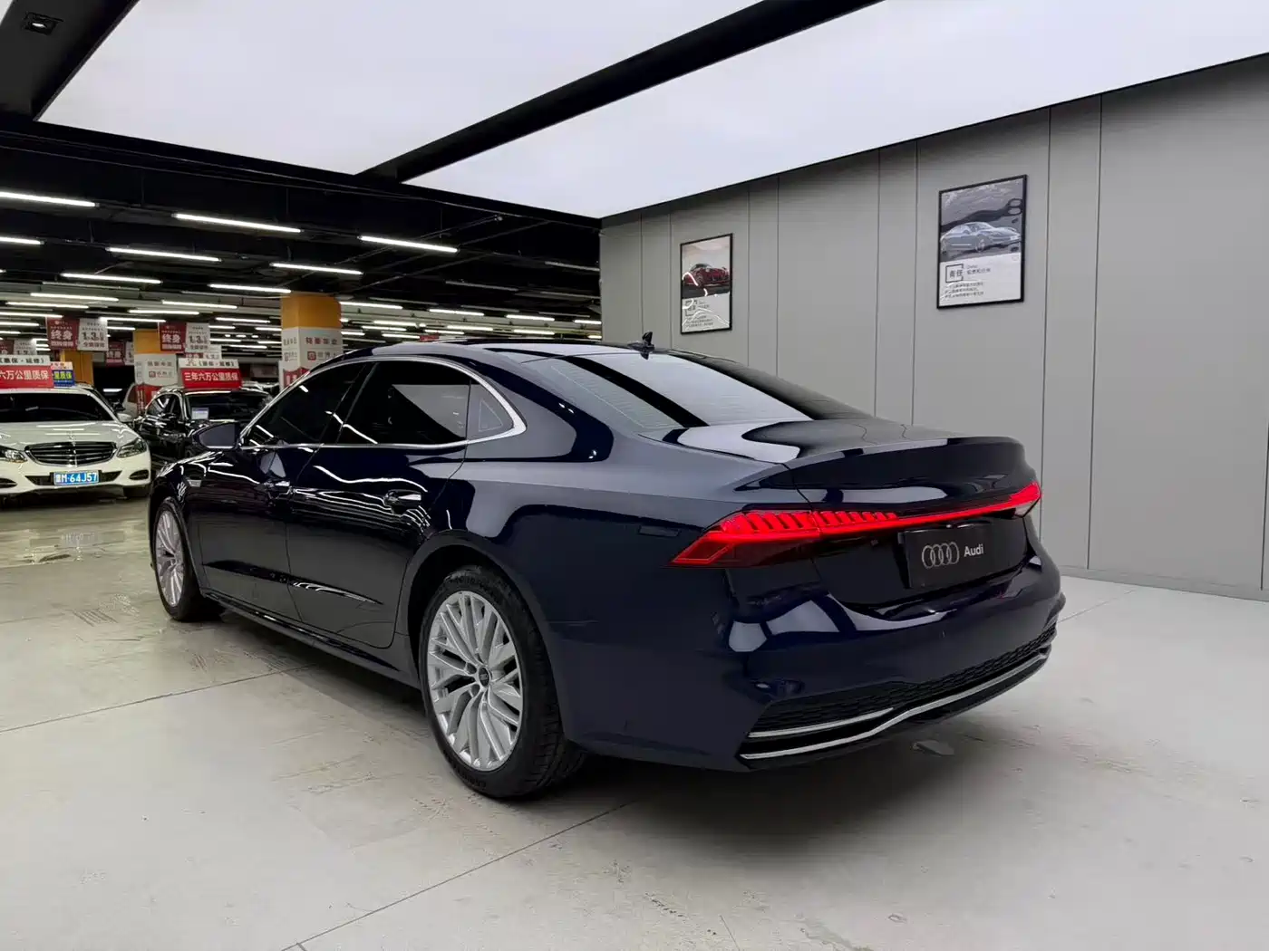 Audi A7L 2024 45TFSI S-line Dream Edition Crystal Package фото 5
