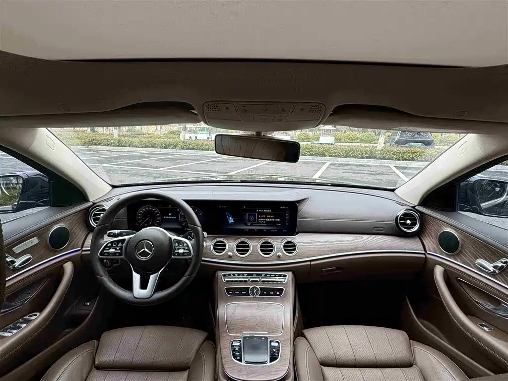 Mercedes-Benz E-Class 2019 E 200 L фото 17