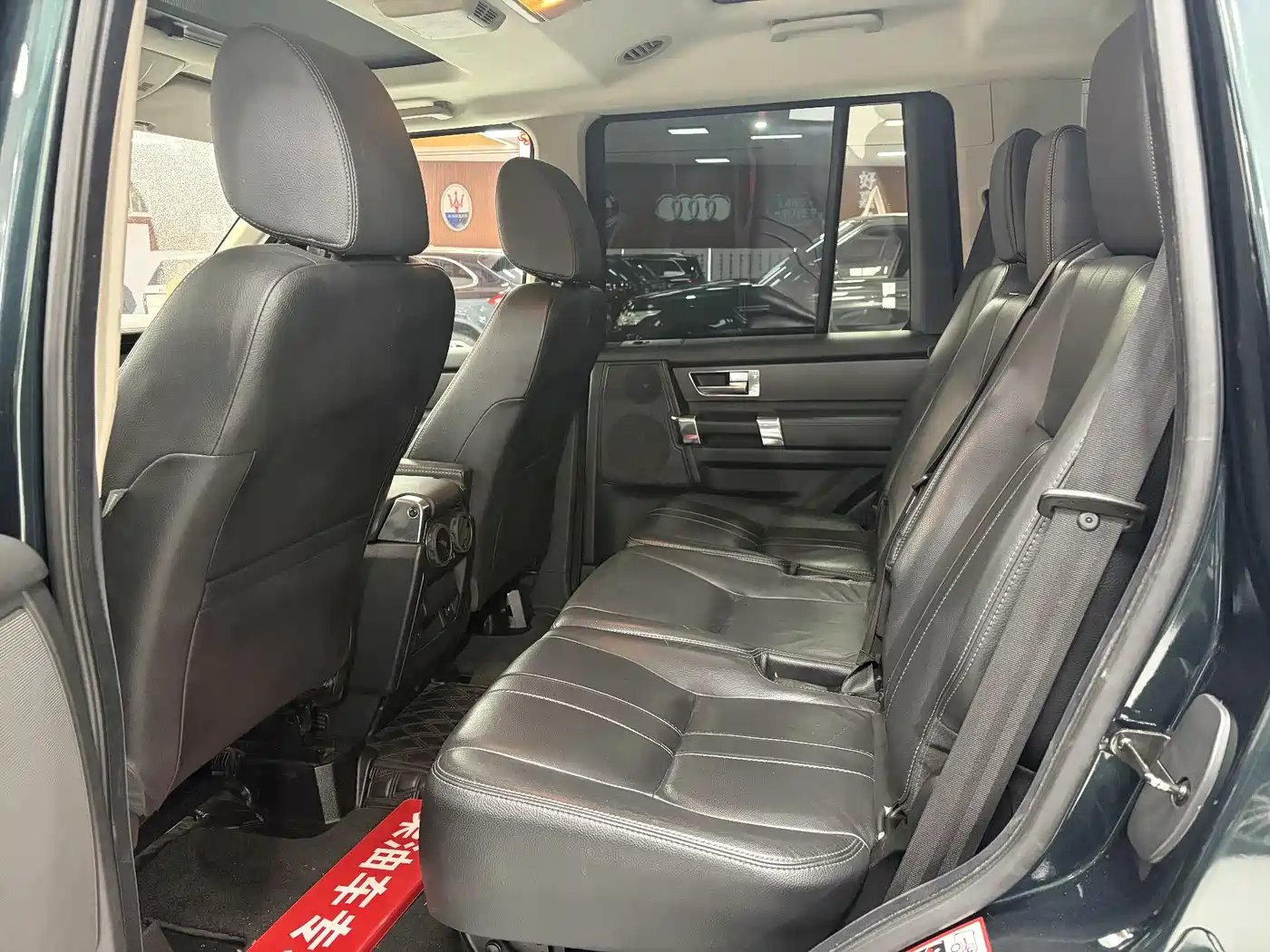 Land Rover Discovery 2015 3.0 SDV6 HSE Diesel фото 9