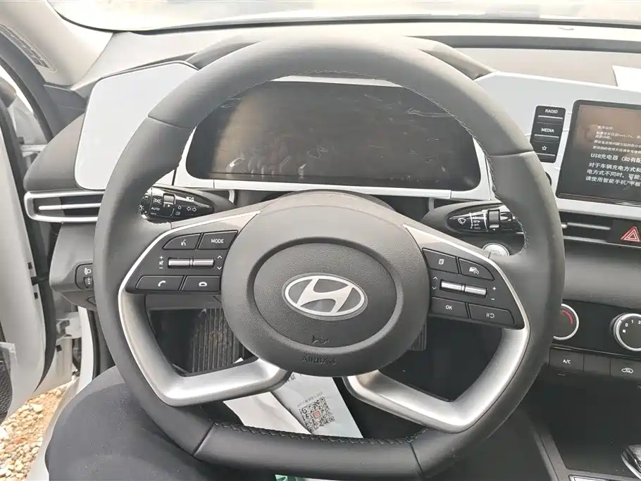 Hyundai Elantra 2023 1.5L CVT GLX Elite Edition фото 15