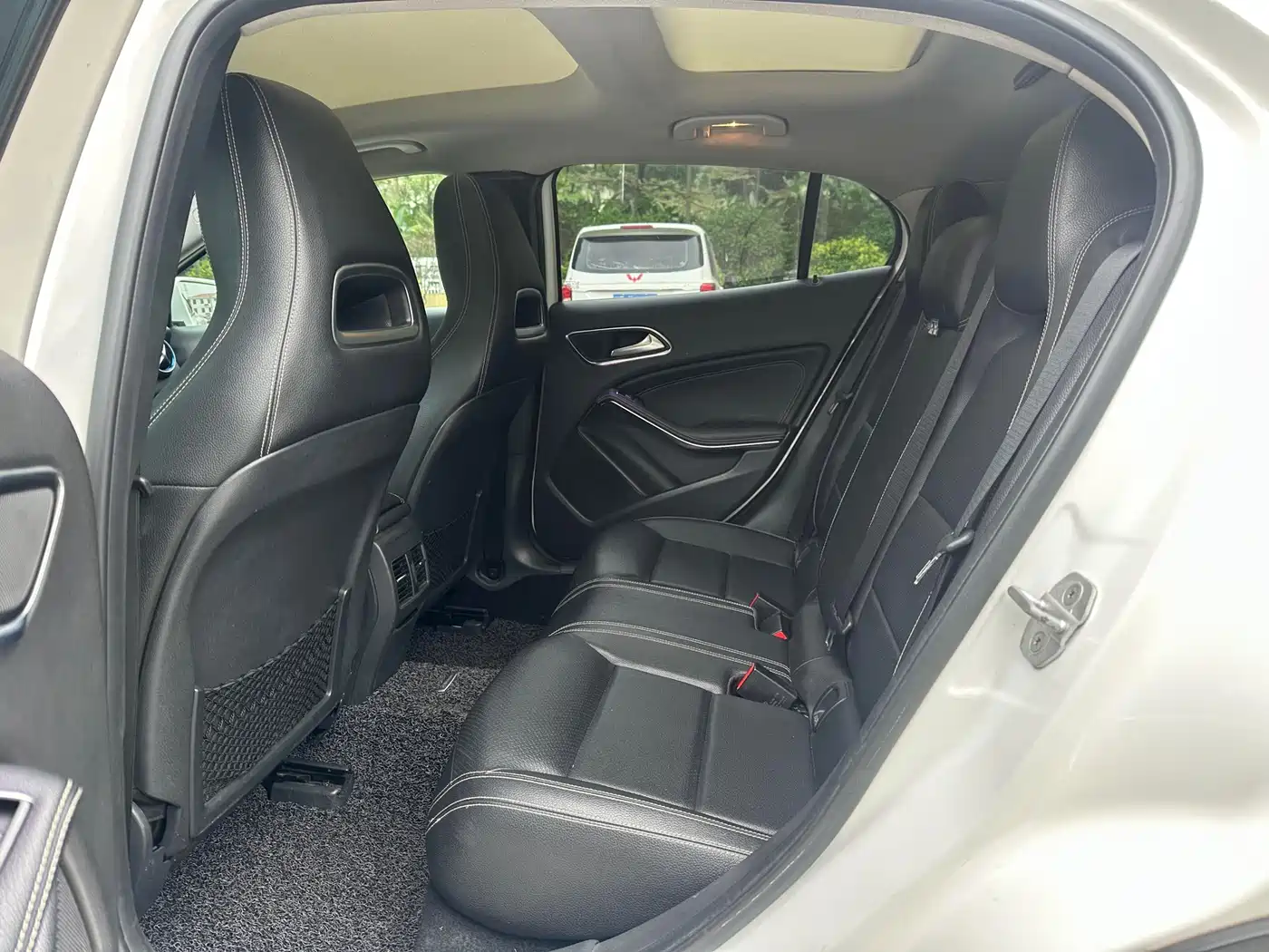 Mercedes-Benz GLA 2016 GLA 200 Dynamic фото 3