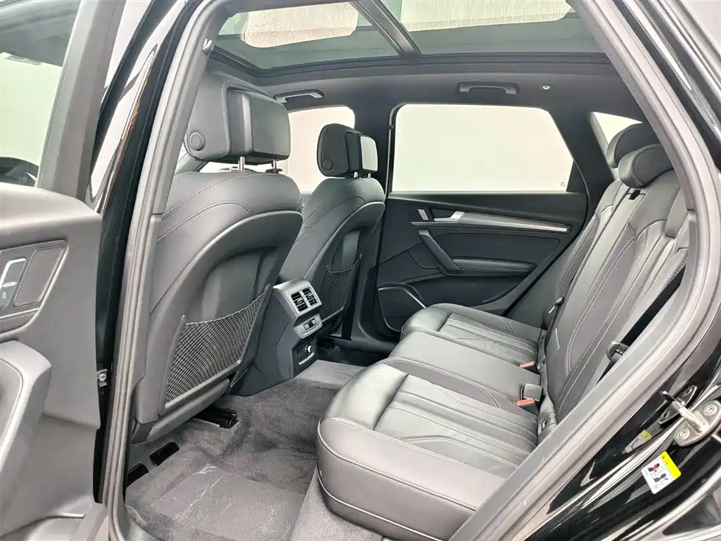 Audi Q5L 2024 Model 40 TFSI Luxury Dynamic фото 16