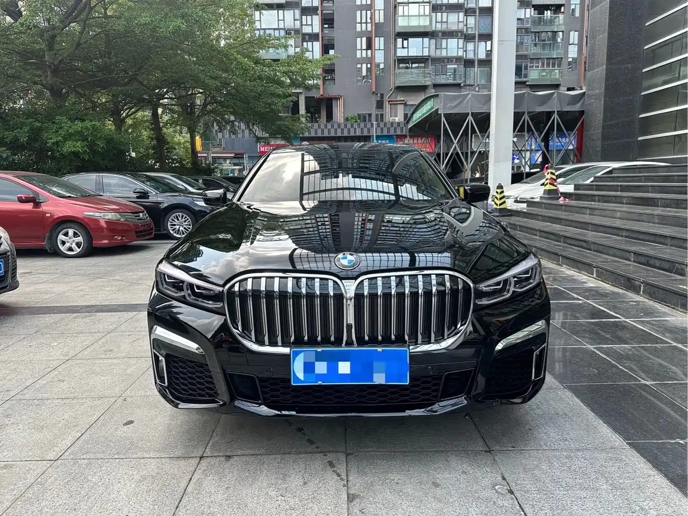 BMW 7 Series 2019 740Li Leading Luxury Package фото 2