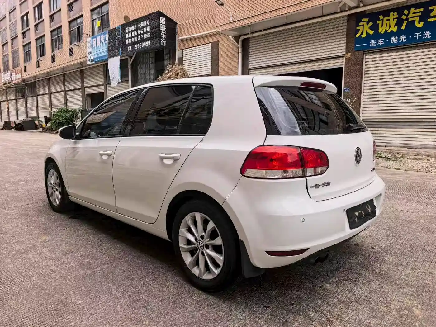 Фото 9 - Volkswagen Golf