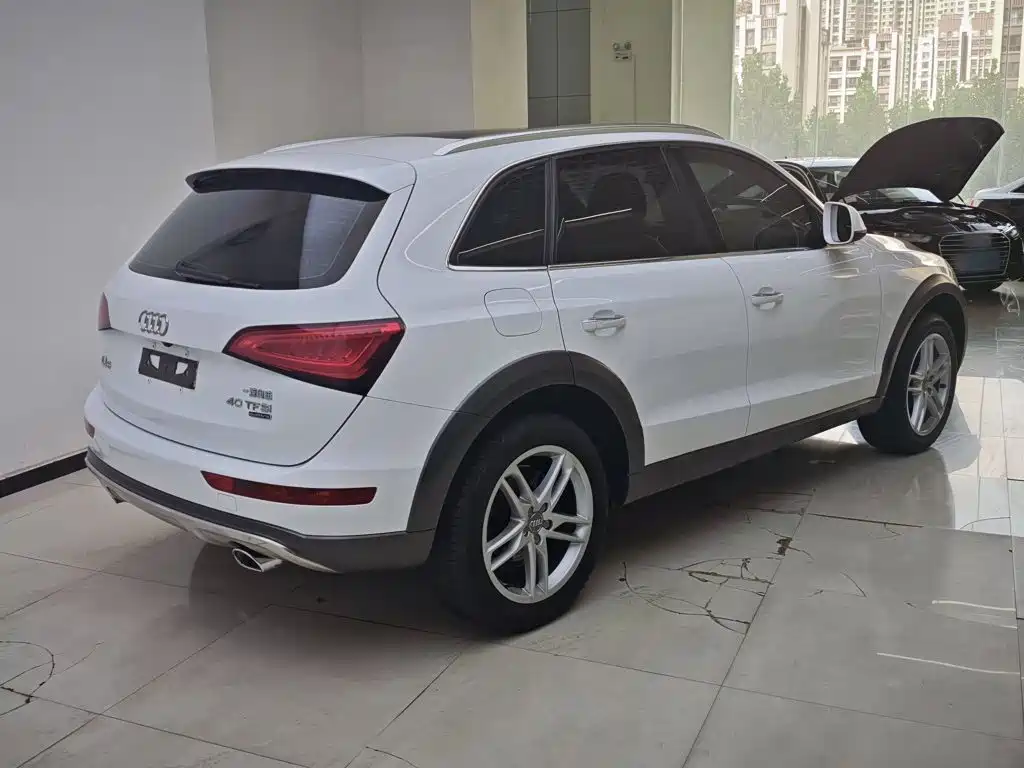 Audi Q5 2018 2017 Plus 40 TFSI Technology