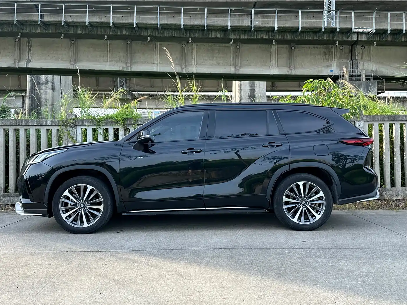 Toyota Crown Kluger 2024 2.5L HEV 4WD Premium Edition фото 12