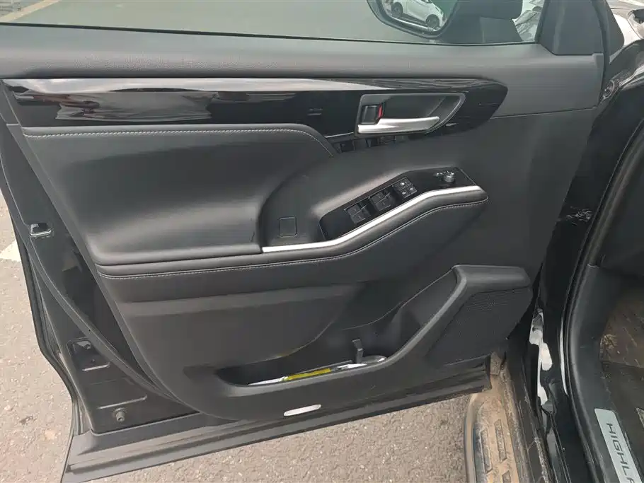 Toyota Highlander 2024 380T AWD Luxury 7-Seater фото 7