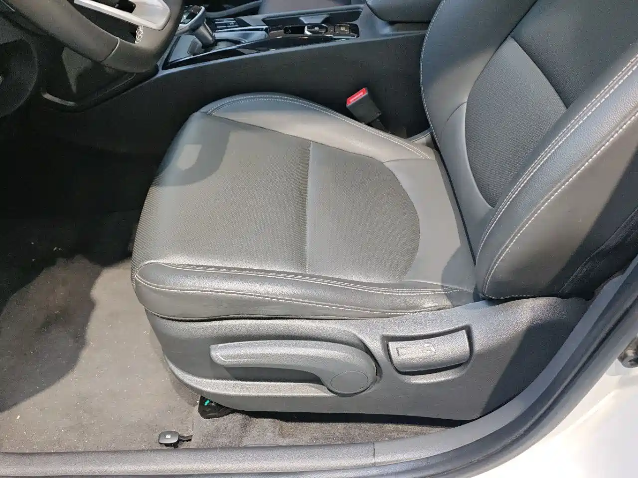Hyundai Beijing Hyundai ix35 2021 240TGDi DCT 2WD GLS Leading Edition фото 16