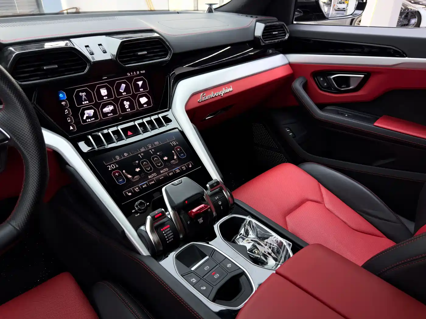 Lamborghini Urus 2021 4.0T V8 фото 23
