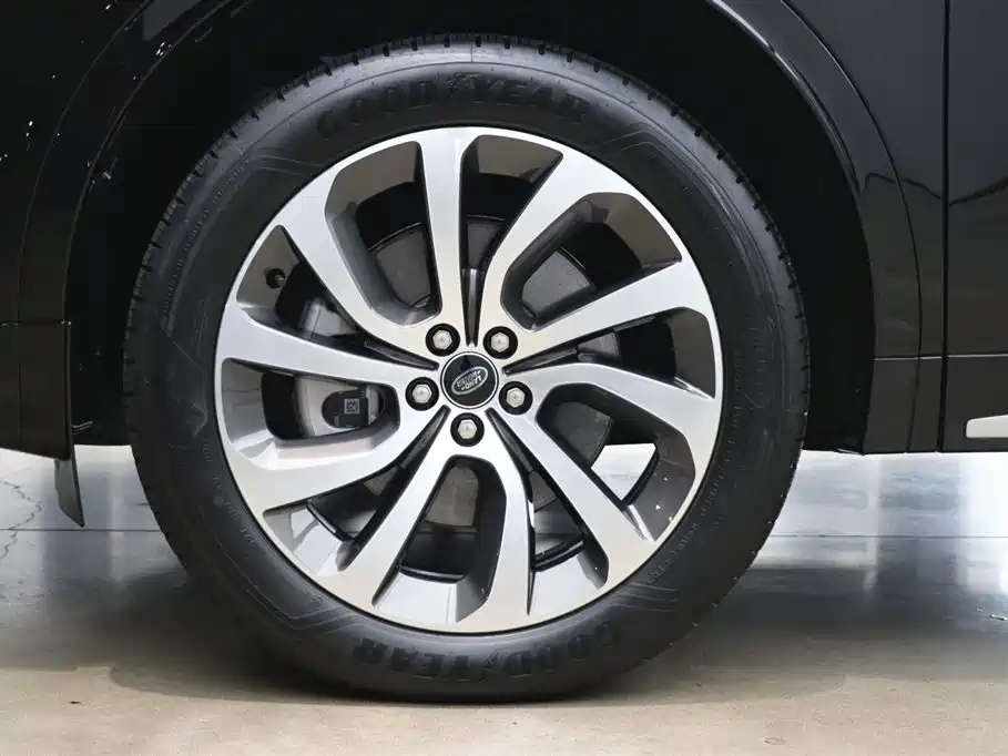 Land Rover Discovery Sport 2024 Performance Technology Edition фото 26