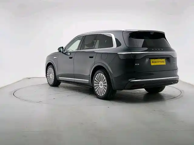 AITO Wenjie AITO M8 2025 Pure Electric Ultra AWD 5-seater фото 3