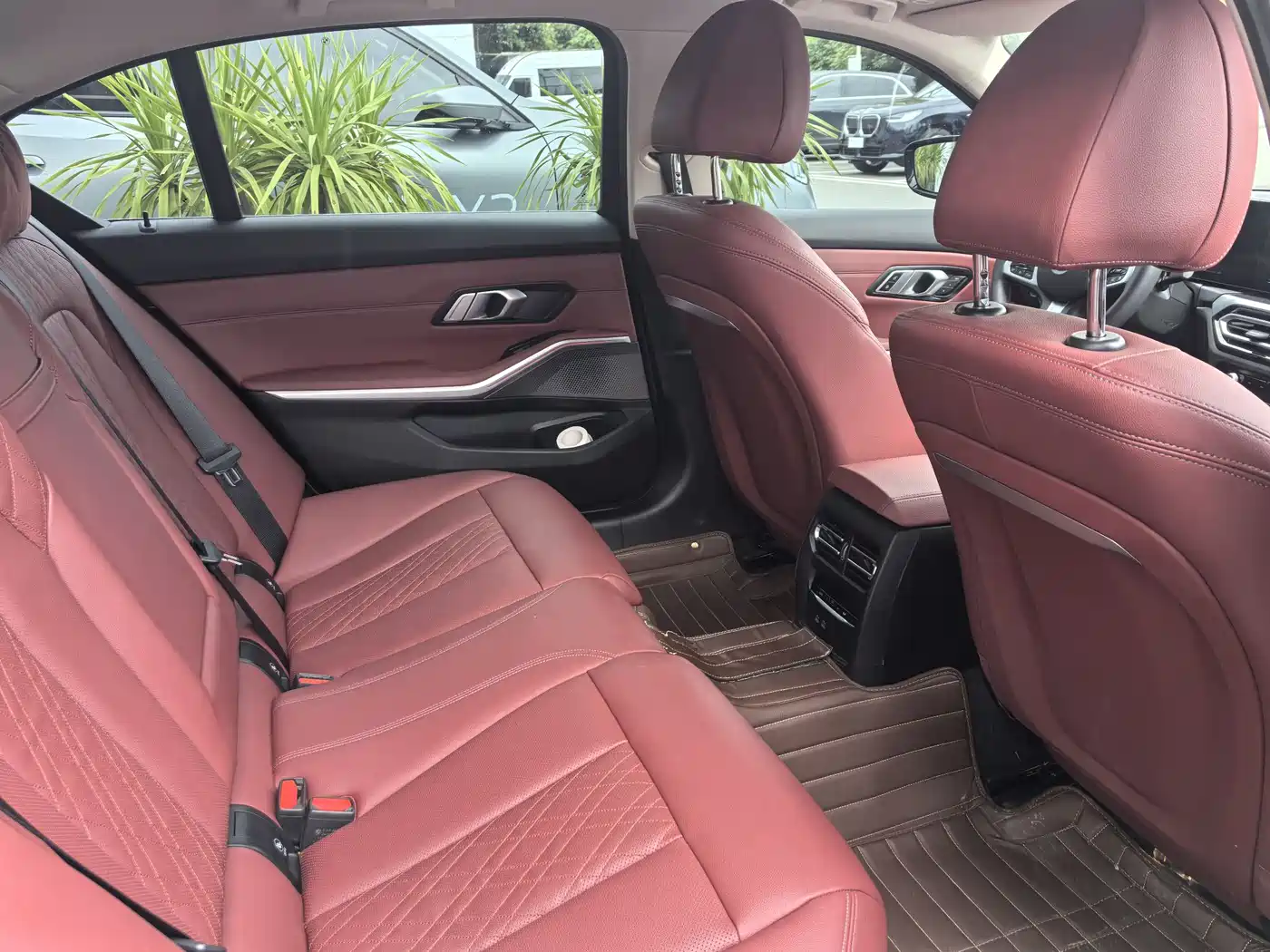 BMW 3 Series 2024 325Li M Sport Package фото 8