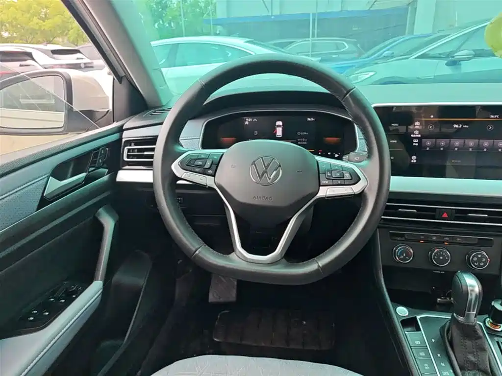 Volkswagen Lavida 2023 280TSI DSG Comfort Edition фото 17